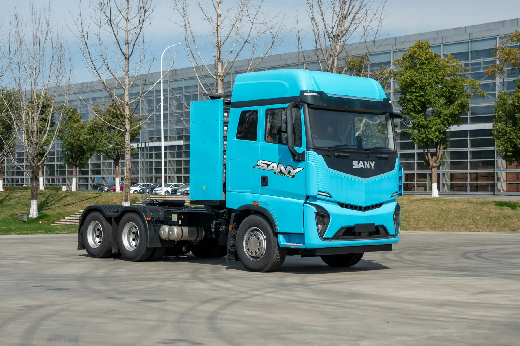 High-performance electric drivetrain