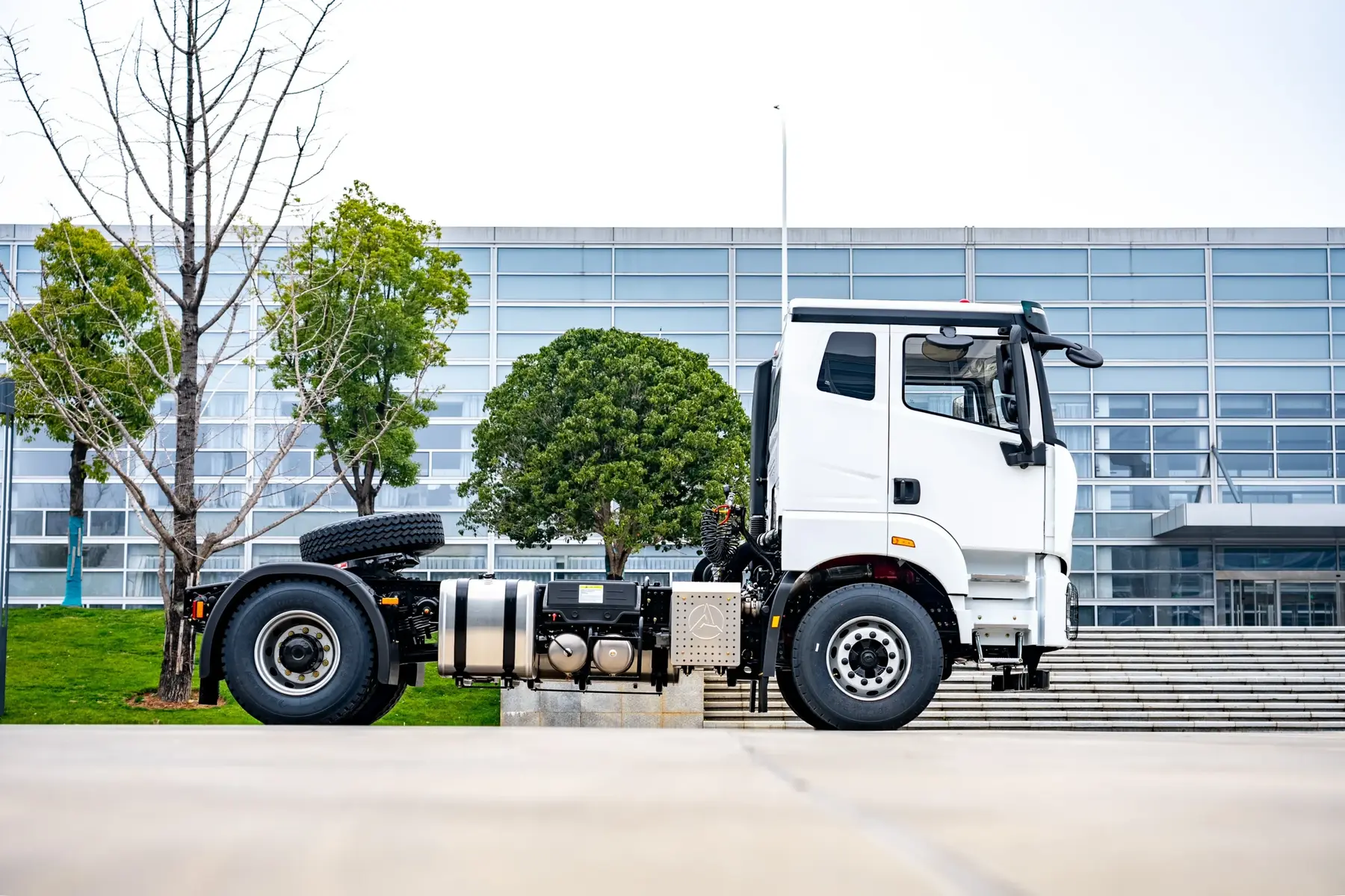 Low roof cab design